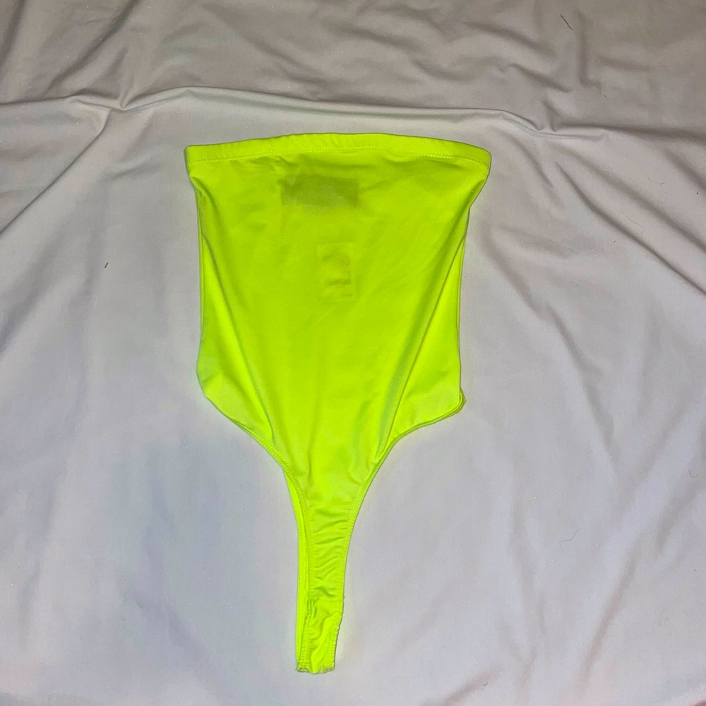 Charlotte Russe: Sm Neon Yellow Strapless Bodysuit